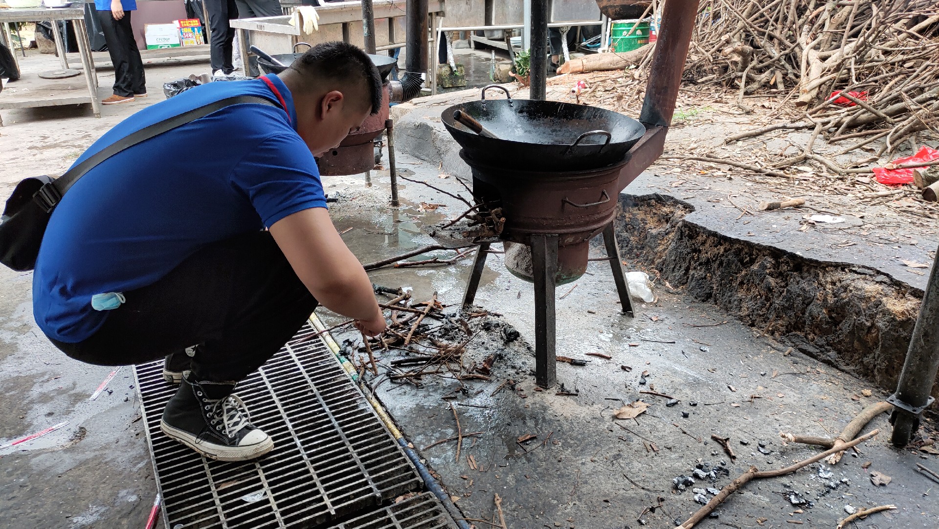 松湖騎行，穿樹飛花；農(nóng)家休閑，擁抱自然